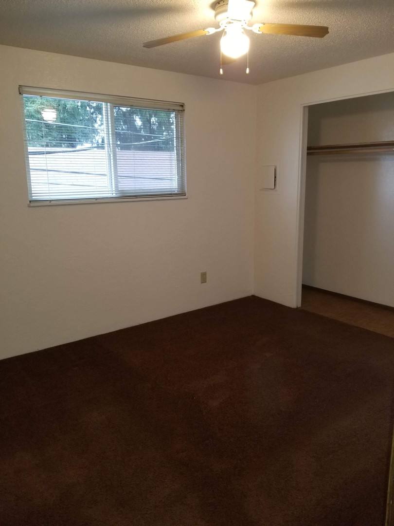 Apartment for rent at 2090 Roosevelt Blvd, Eugene, OR 97402