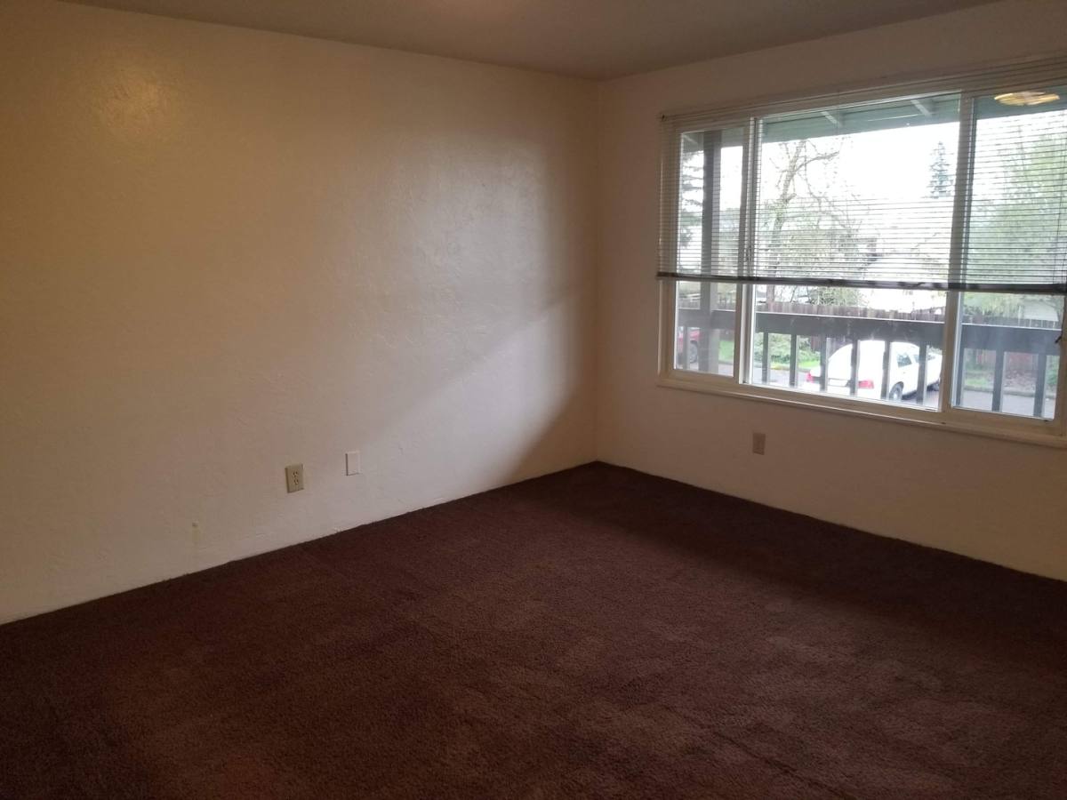 Apartment for rent at 2090 Roosevelt Blvd, Eugene, OR 97402