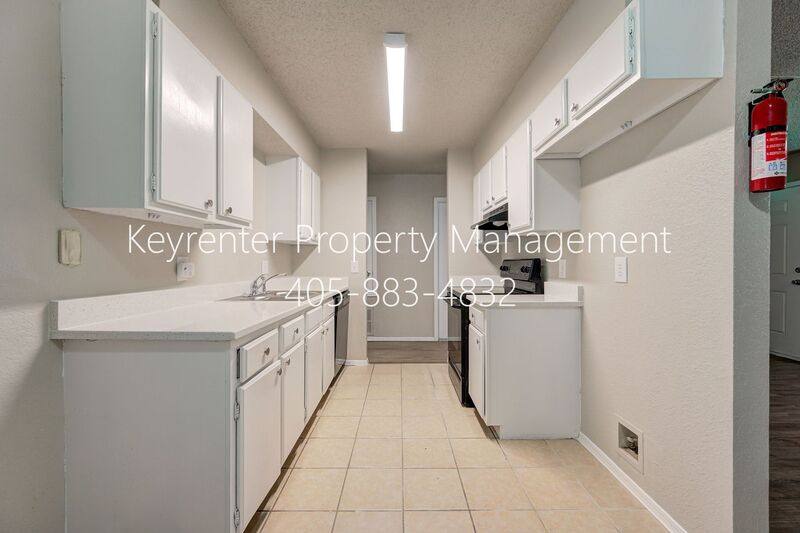 House for rent at 313 Belmont Dr, Edmond, OK 73034