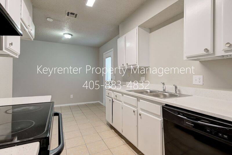 House for rent at 313 Belmont Dr, Edmond, OK 73034