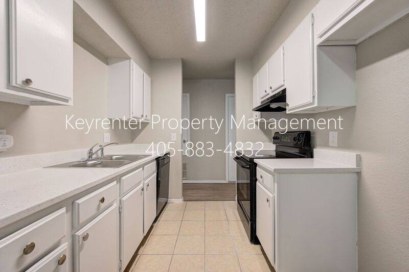 House for rent at 313 Belmont Dr, Edmond, OK 73034