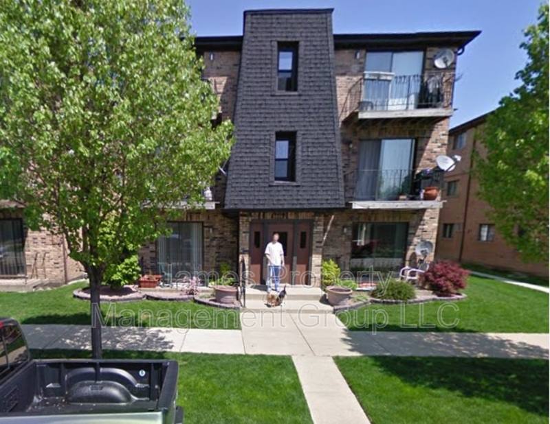 Apartment for rent at 6606 W 64th Place #1A, Chicago, IL 60638