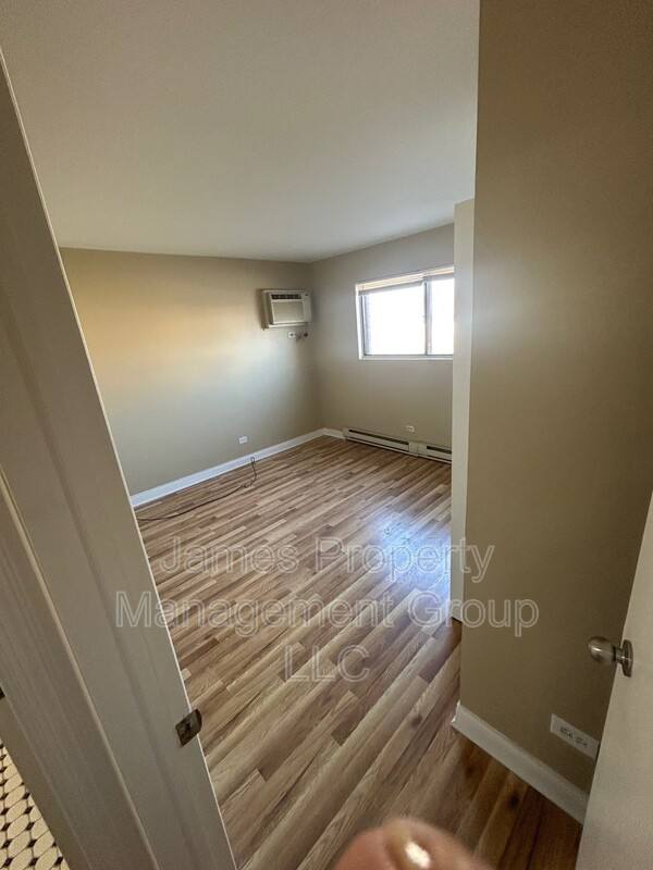 Apartment for rent at 6606 W 64th Place #1A, Chicago, IL 60638
