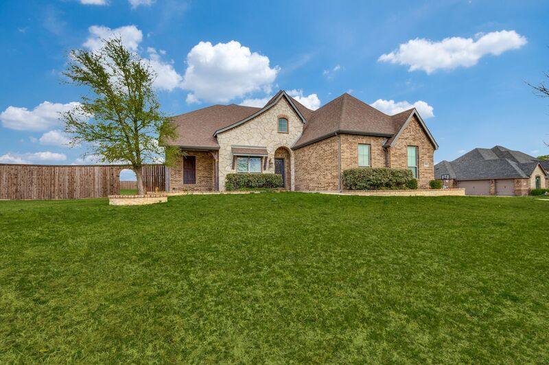 House for rent at 830 Cross Creek Dr, Waxahachie, TX 75167