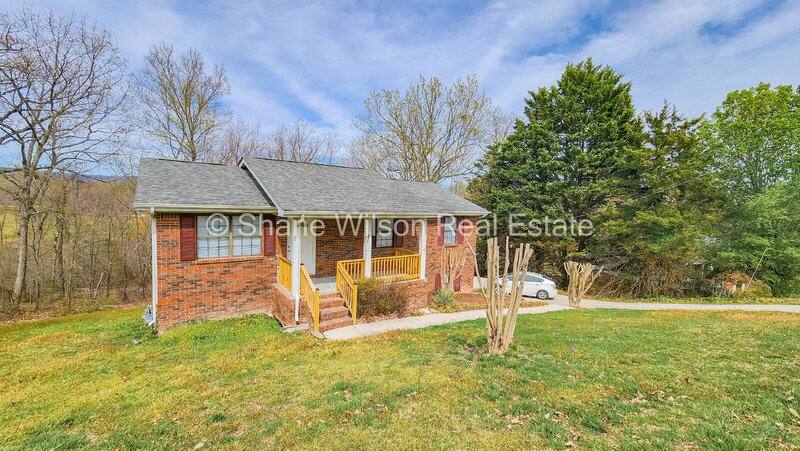 House for rent at 213 Ridgewood Circle, Chickamauga, GA 30707