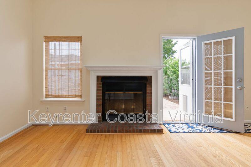 Townhouse for rent at 922 Pocahontas Court, Smithfield, VA 23430