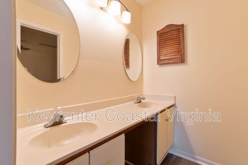 Townhouse for rent at 922 Pocahontas Court, Smithfield, VA 23430