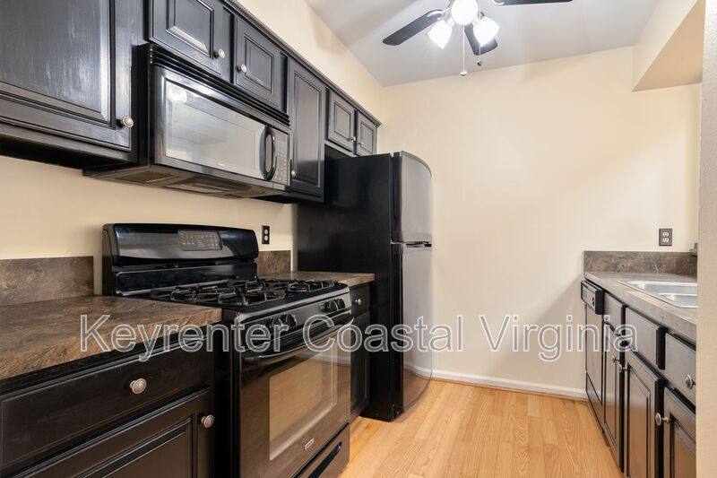 Townhouse for rent at 922 Pocahontas Court, Smithfield, VA 23430