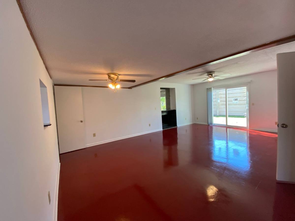 Townhouse for rent at 727 S Main St, Hinesville, GA 31313