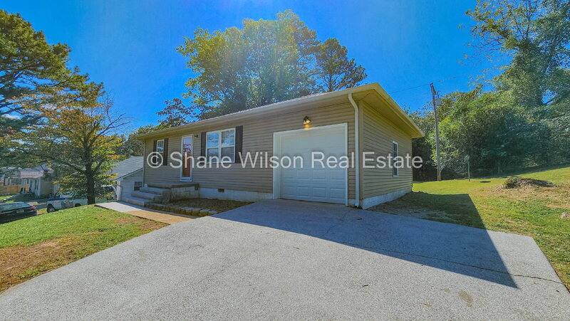 House for rent at 1005 Mountain View Dr, Rossville, GA 30741