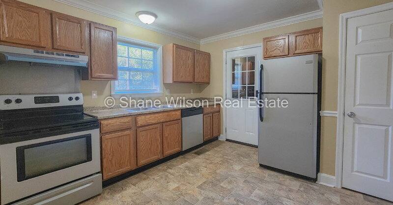 House for rent at 1005 Mountain View Dr, Rossville, GA 30741