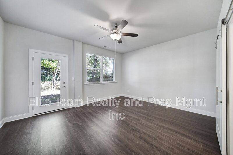 Townhouse for rent at 2432 Arty Ave, Charlotte, NC 28208