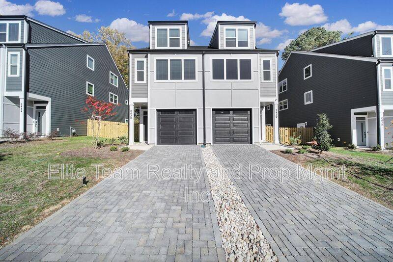 Townhouse for rent at 2432 Arty Ave, Charlotte, NC 28208