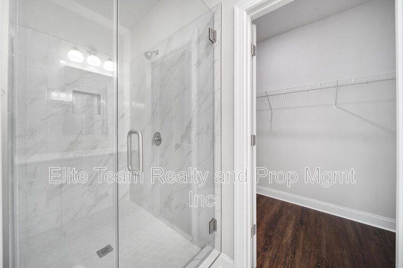 Townhouse for rent at 2432 Arty Ave, Charlotte, NC 28208