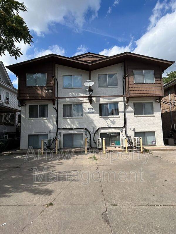 Apartment for rent at 1730 G St #11, Lincoln, NE 68508