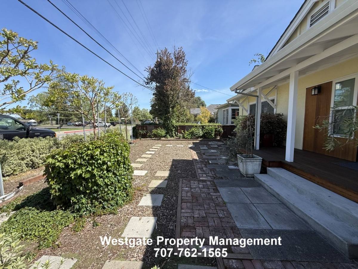 Apartment for rent at 220 Payran St, Petaluma, CA 94952