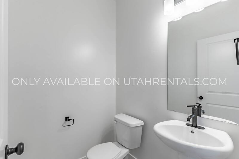 Townhouse for rent at 76 S Moonlit Rd, Mapleton, UT 84664