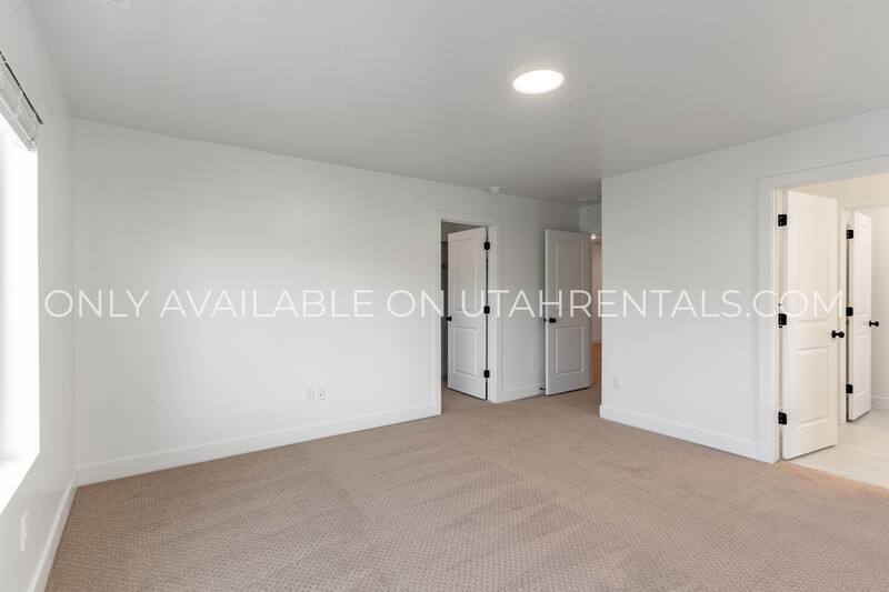 Townhouse for rent at 76 S Moonlit Rd, Mapleton, UT 84664