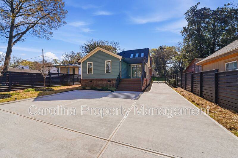 House for rent at 1838 Merriman Ave, Charlotte, NC 28203