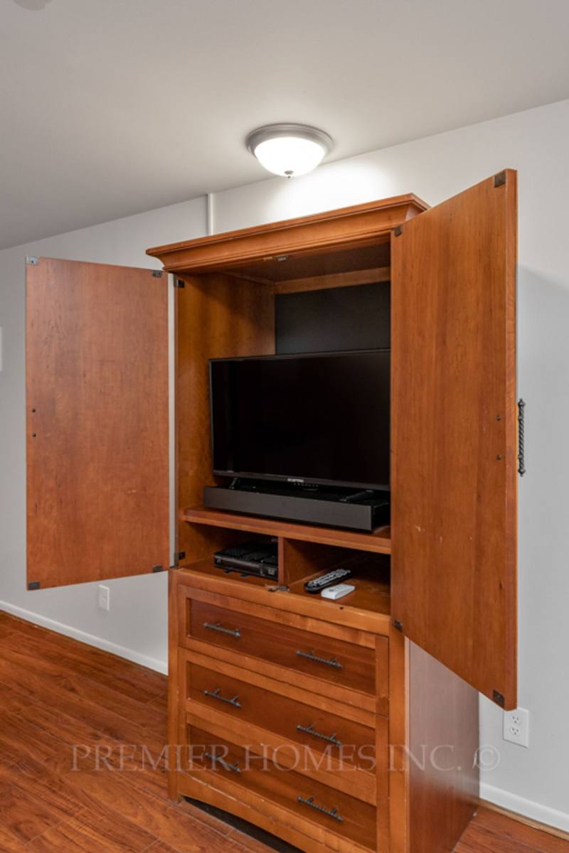 Apartment for rent at 714 S Wooster Ave, Strasburg, OH 44680