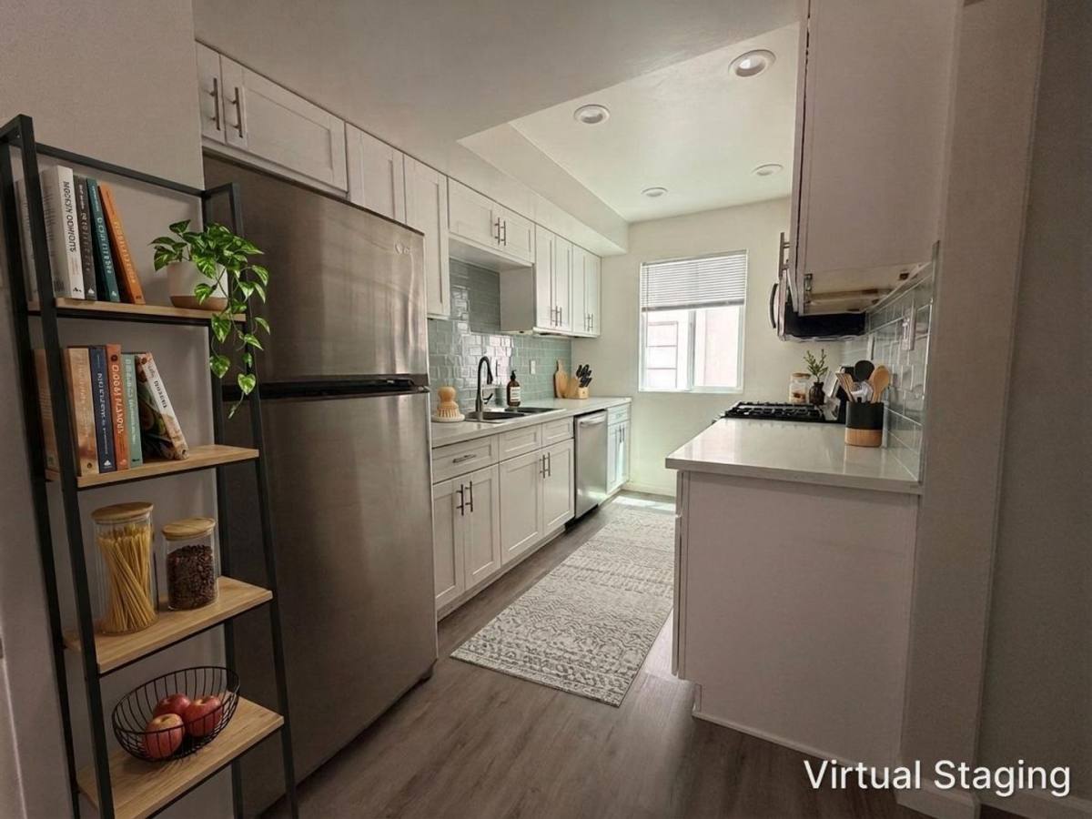 Apartment for rent at 149 S Spalding Dr, Beverly Hills, CA 90212