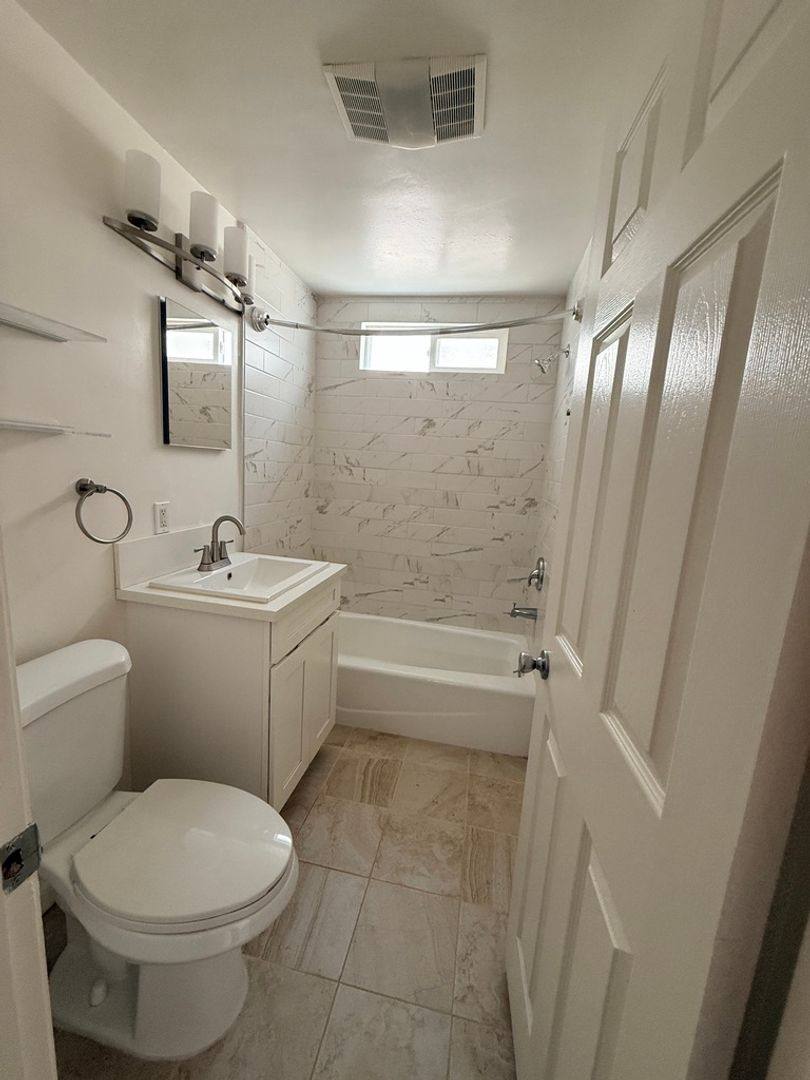 Apartment for rent at 149 S Spalding Dr, Beverly Hills, CA 90212