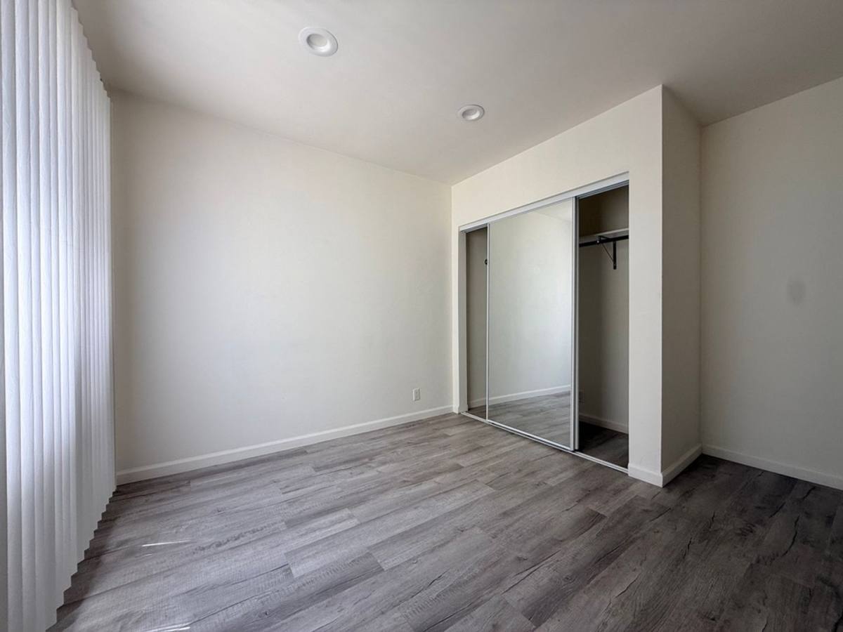Apartment for rent at 149 S Spalding Dr, Beverly Hills, CA 90212