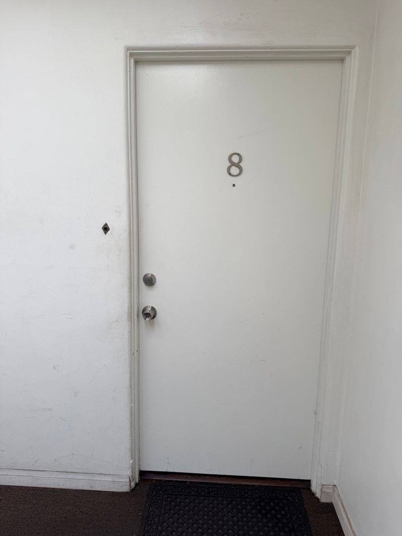 Apartment for rent at 149 S Spalding Dr, Beverly Hills, CA 90212