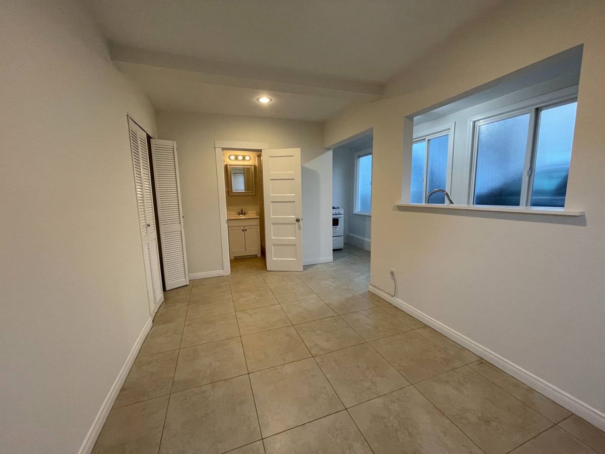 Apartment for rent at 921 Monterey Blvd, Hermosa Beach, CA 90254