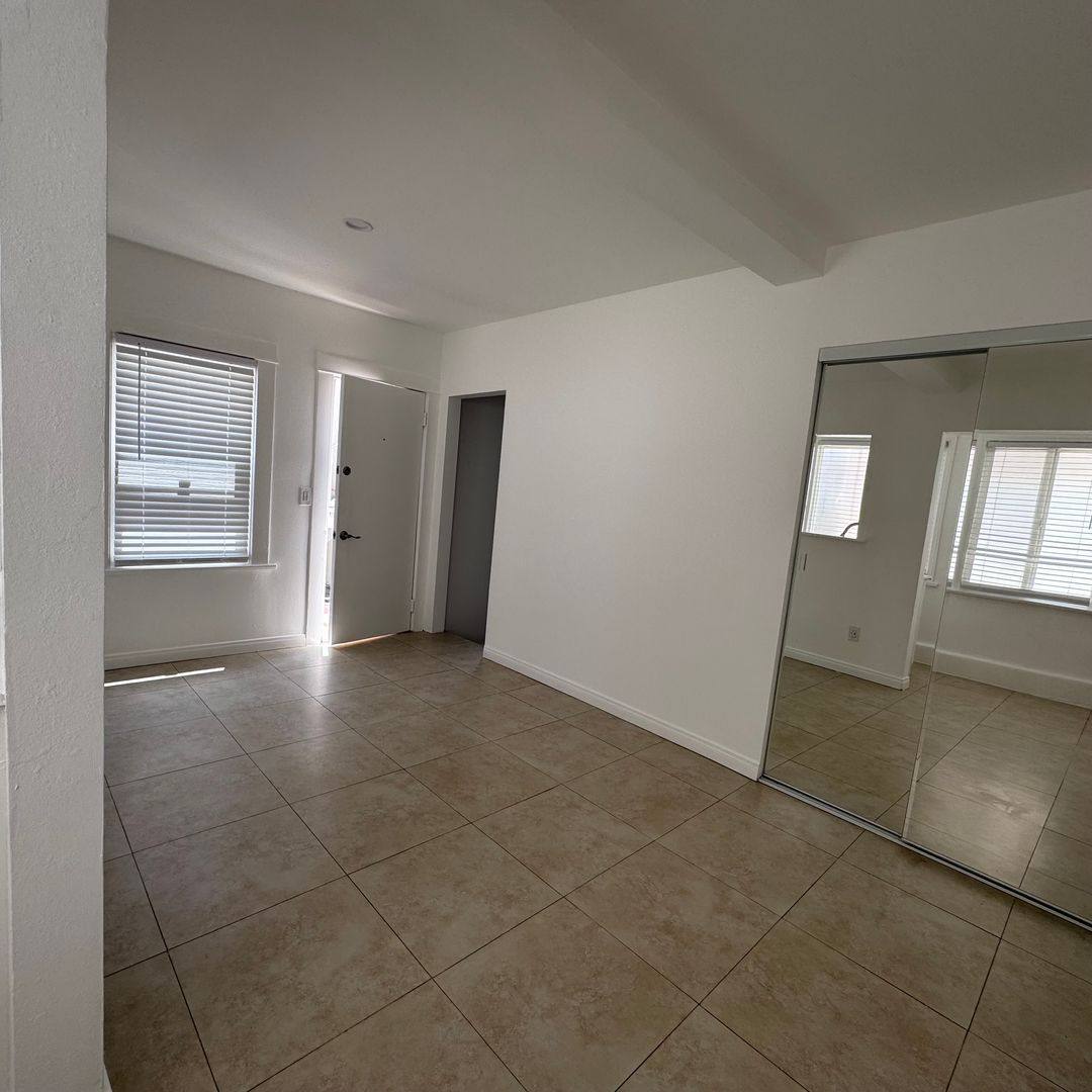 Apartment for rent at 921 Monterey Blvd, Hermosa Beach, CA 90254