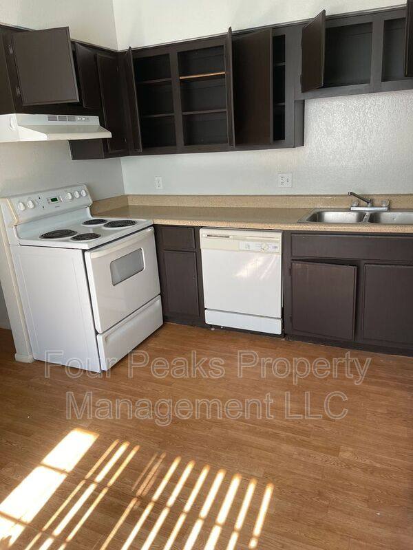 House for rent at 2813 E Paradise Lane #201, Phoenix, AZ 85032