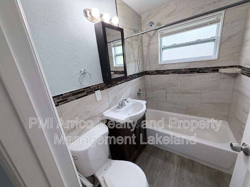 House for rent at 815 N Davis Ave, Lakeland, FL 33815