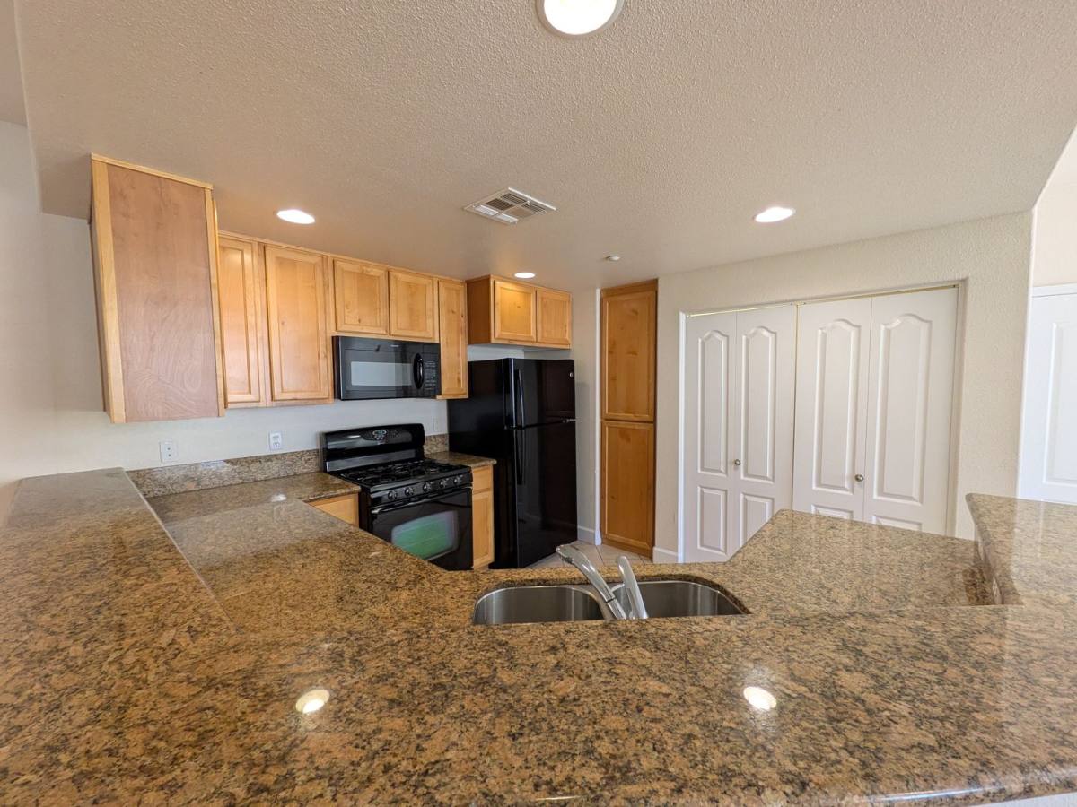 Apartment for rent at 1501 Secret Ravine Parkway, Roseville, CA 95661