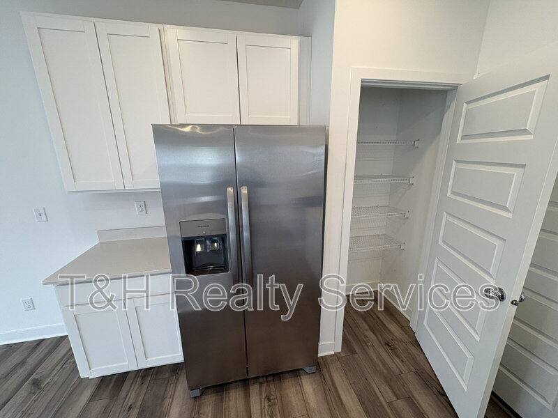 House for rent at 6831 Orchard Run Circle, Whitestown, IN 46075
