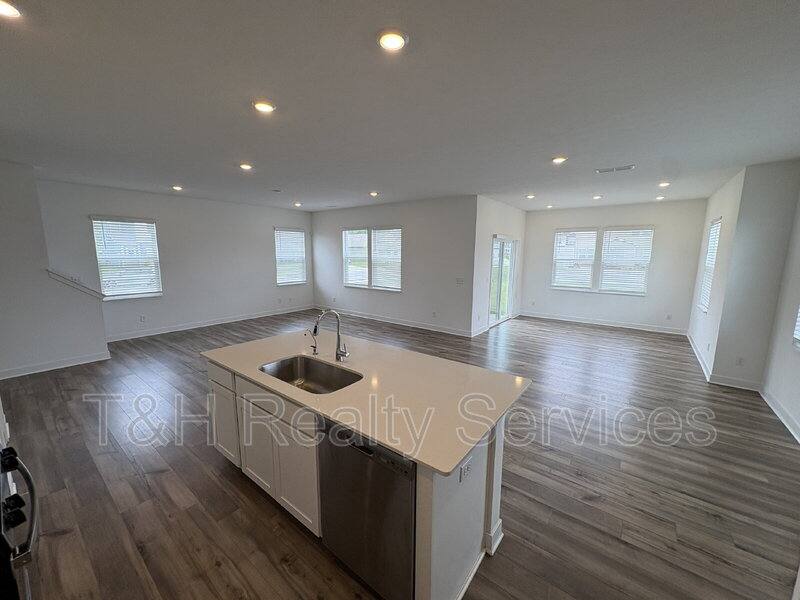 House for rent at 6831 Orchard Run Circle, Whitestown, IN 46075