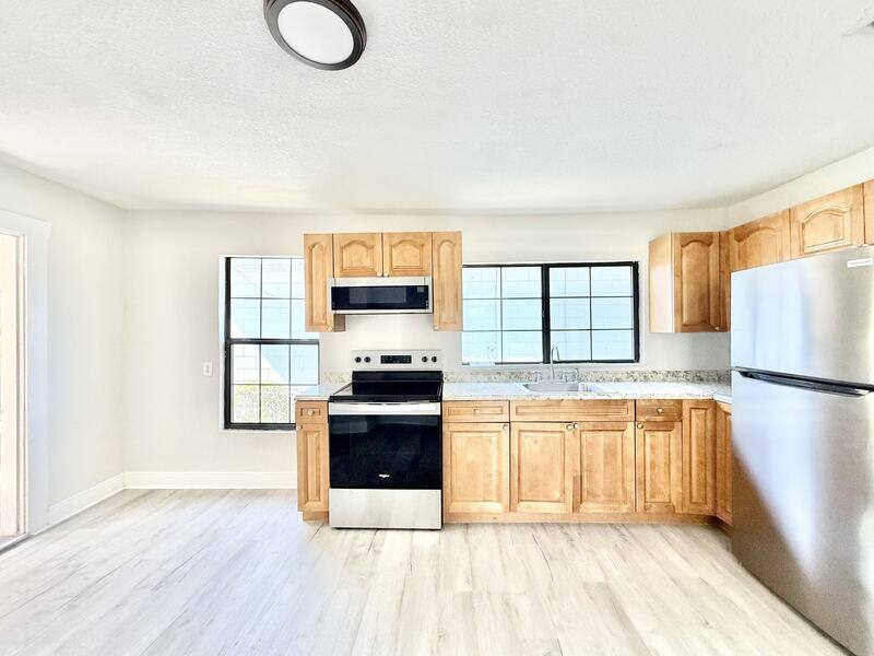 House for rent at 2425 Auburn St S, Saint Petersburg, FL 33712