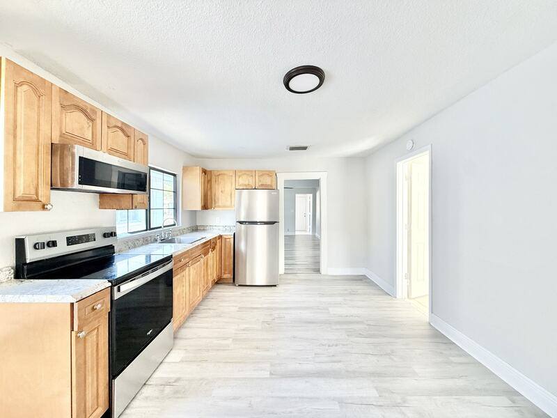 House for rent at 2425 Auburn St S, Saint Petersburg, FL 33712