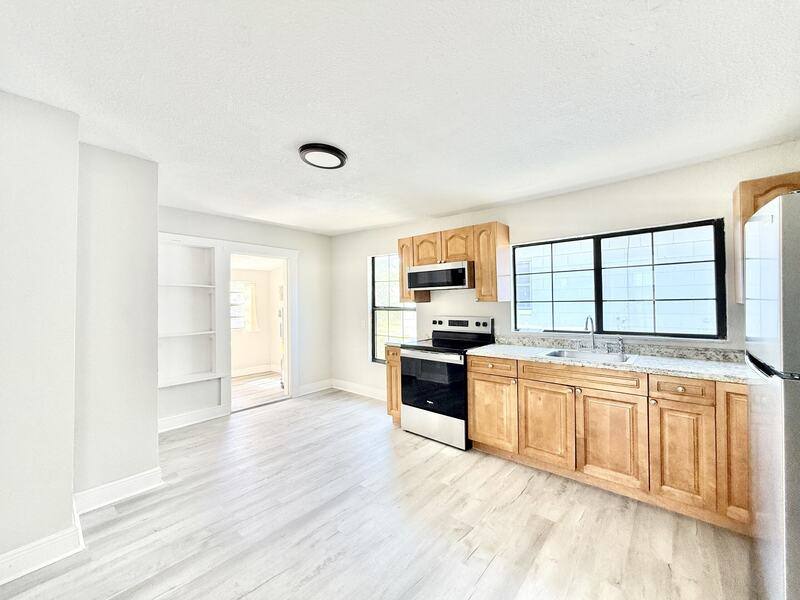 House for rent at 2425 Auburn St S, Saint Petersburg, FL 33712