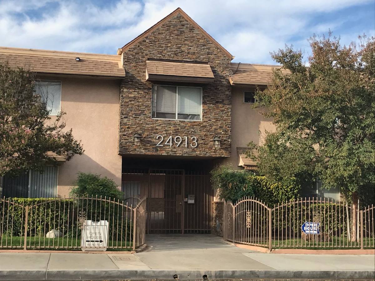 Apartment for rent at 24913-24925-24933 Walnut St, Newhall, CA 91321