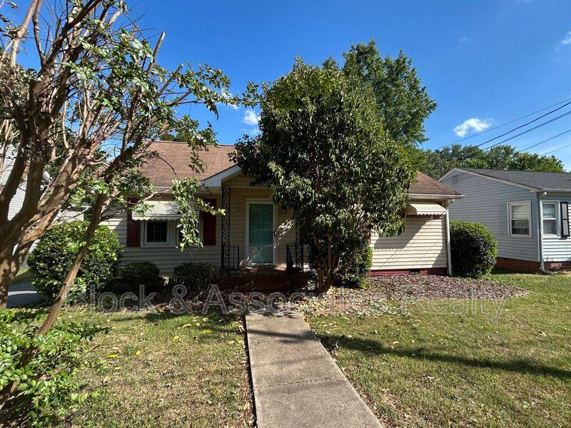 House for rent at 110 Oakland Ave, Kernersville, NC 27284