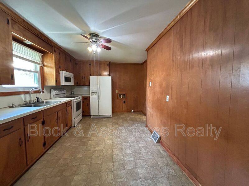 House for rent at 110 Oakland Ave, Kernersville, NC 27284