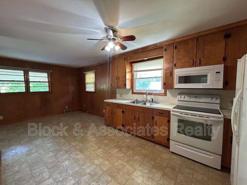 House for rent at 110 Oakland Ave, Kernersville, NC 27284