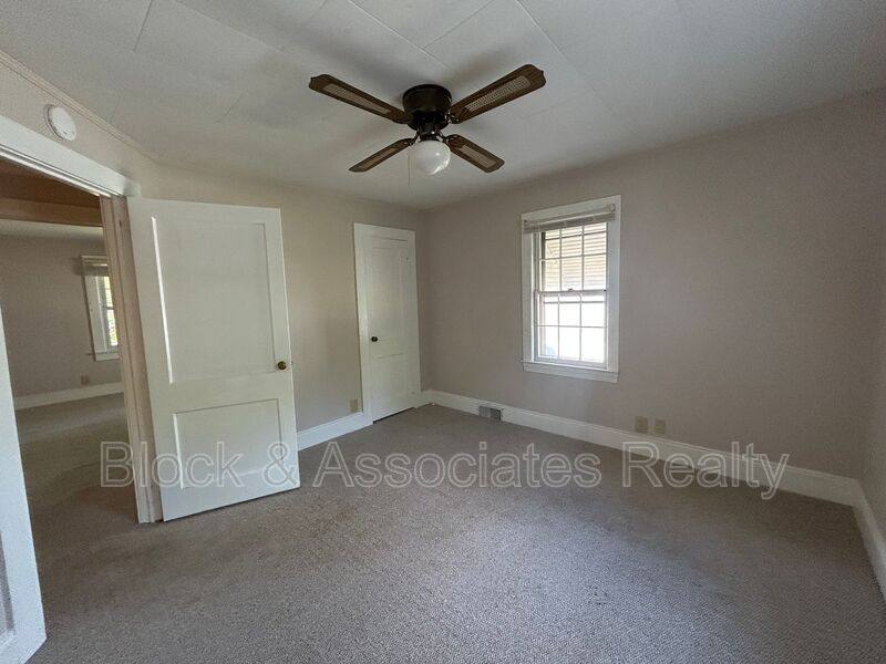 House for rent at 110 Oakland Ave, Kernersville, NC 27284