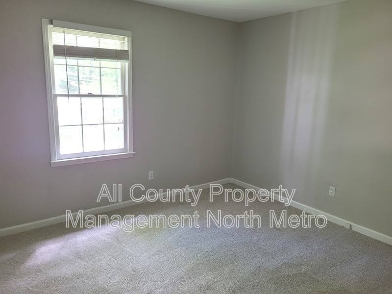 House for rent at 285 Sequoyah Dr, Alpharetta, GA 30004