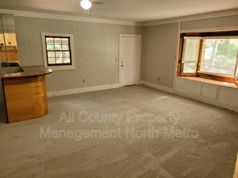 House for rent at 285 Sequoyah Dr, Alpharetta, GA 30004
