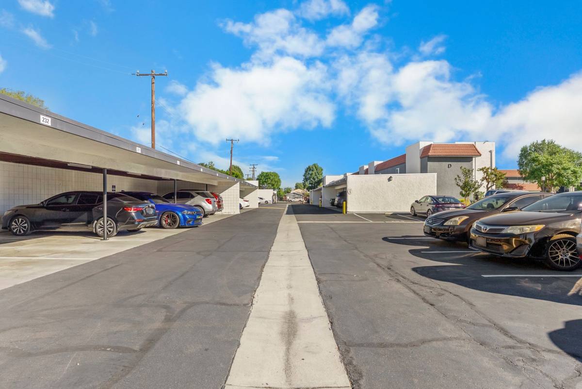 Apartment for rent at 13884 Euclid Ave, Garden Grove, CA 92843
