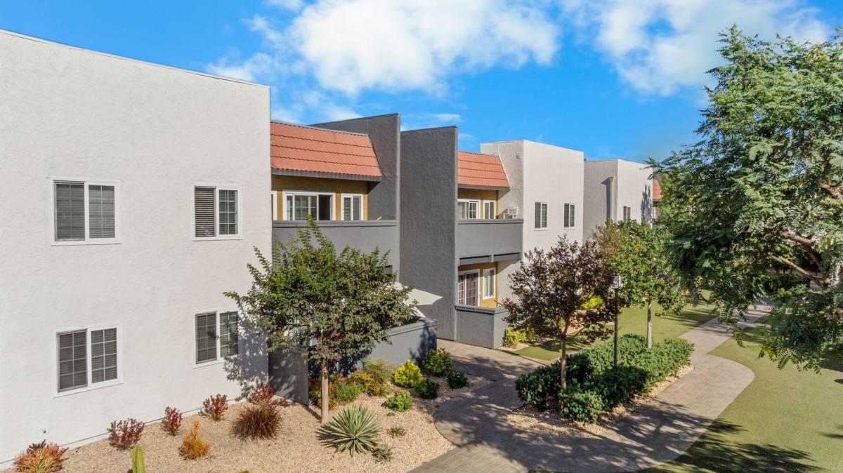 Apartment for rent at 13884 Euclid Ave, Garden Grove, CA 92843
