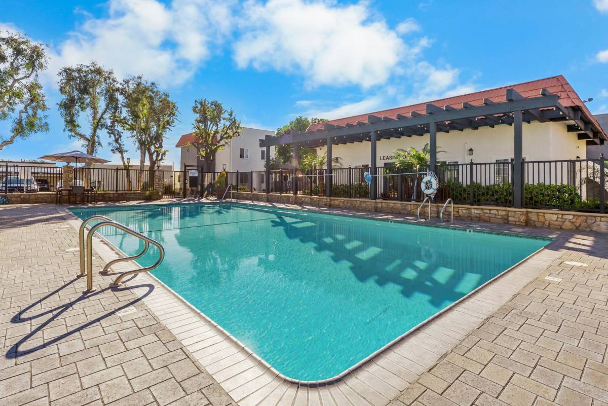 Apartment for rent at 13884 Euclid Ave, Garden Grove, CA 92843