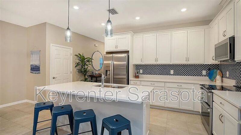 Townhouse for rent at 7448 Cabin Lane, Sarasota, FL 34240