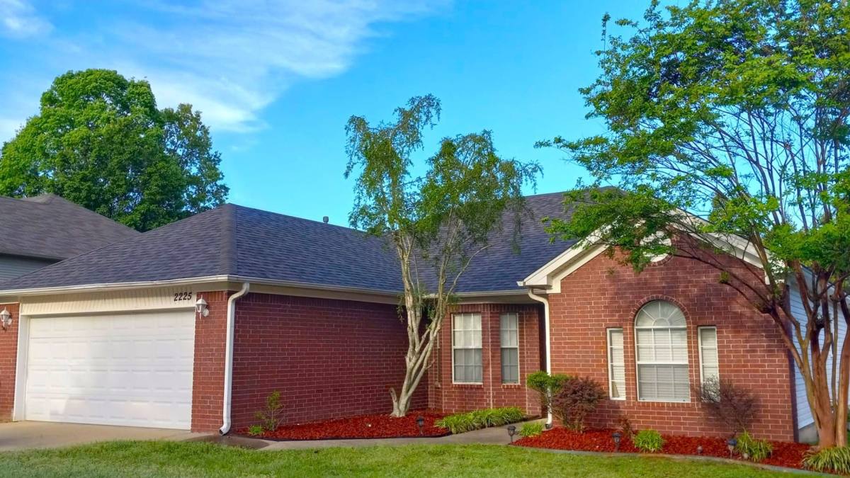 House for rent at 2225 Redwood Dr, Benton, AR 72015